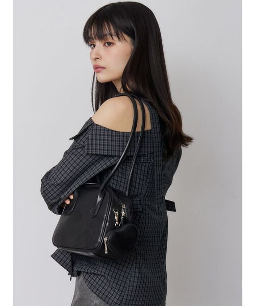 MURUA（ムルーア）の「ロングショルダースクエアボストンバッグ（ショルダーバッグ・レディース・ブラック/ブラウン・FREE）」の10枚目の写真