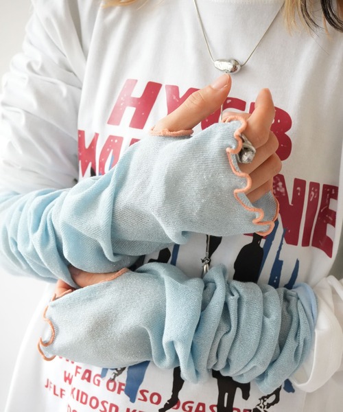 Port（ポート）の「【 Port / ポート 】 指穴付き ラメ シアー アームカバー ( 約60㎝ )（アームカバー・レディース・オレンジ/ライトパープル/ライトイエロー/ライトブルー/ブラック・FREE）」の2枚目の写真