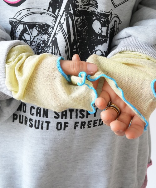 Port（ポート）の「【 Port / ポート 】 指穴付き ラメ シアー アームカバー ( 約60㎝ )（アームカバー・レディース・オレンジ/ライトパープル/ライトイエロー/ライトブルー/ブラック・FREE）」の19枚目の写真