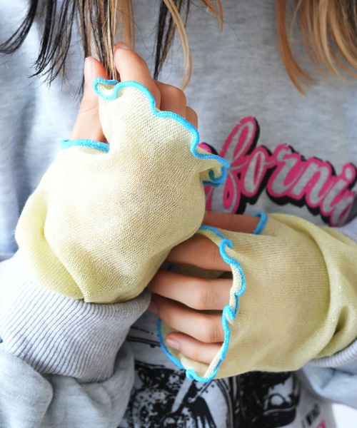 Port（ポート）の「【 Port / ポート 】 指穴付き ラメ シアー アームカバー ( 約60㎝ )（アームカバー・レディース・オレンジ/ライトパープル/ライトイエロー/ライトブルー/ブラック・FREE）」の21枚目の写真