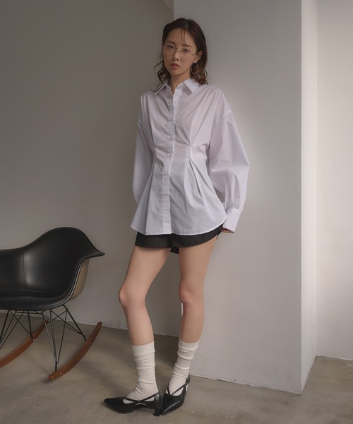 INGNI SOELA(イングソエラ)の「【INGNI SOELA】タックシャツ/WEB限定(シャツ/ブラウス・レディース・ピンク/ブルー/オフホワイト・FREE)」の2枚目の写真