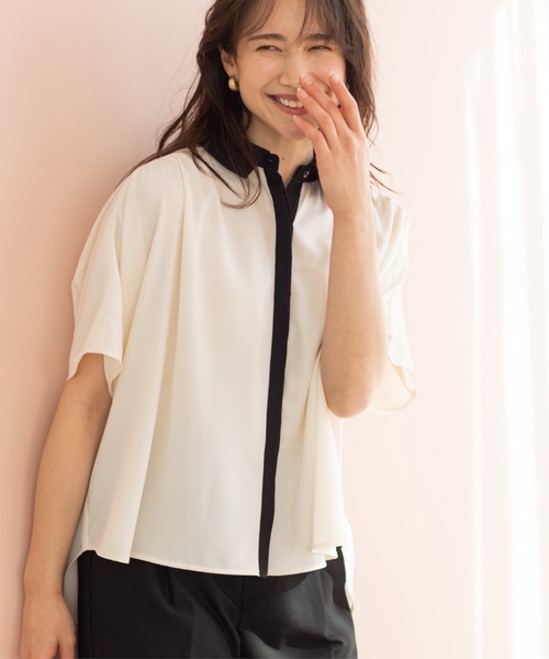 SHOO・LA・RUE(シューラルー)の「バイカラードルマンブラウス(シャツ/ブラウス・レディース・アイボリー系4/サックスブルー系4/チャコール/レンガ・03/02)」の5枚目の写真