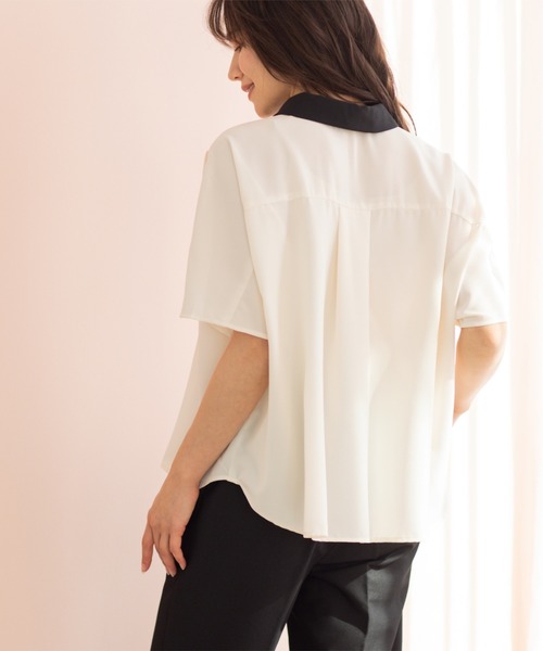 SHOO・LA・RUE(シューラルー)の「バイカラードルマンブラウス(シャツ/ブラウス・レディース・アイボリー系4/サックスブルー系4/チャコール/レンガ・03/02)」の8枚目の写真