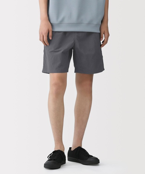 無印良品(ムジルシリョウヒン)の「紳士 撥水ナイロンポケッタブルショートパンツ(その他パンツ・メンズ・ライトグレー/グレー系/ブルー系/スモーキーグリーン系/ブラック/ベージュ・S/M/L/XL)」の3枚目の写真