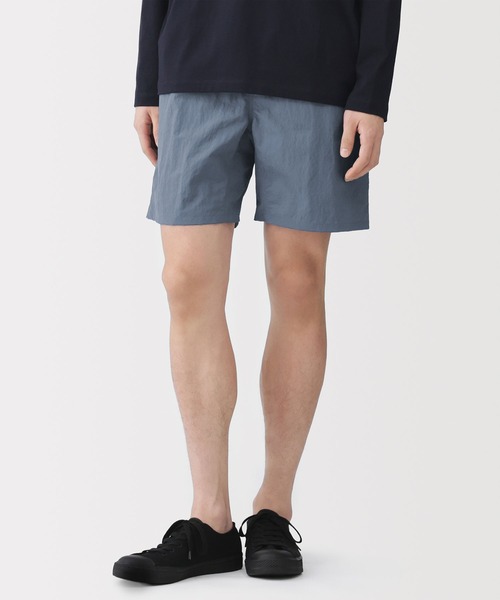無印良品(ムジルシリョウヒン)の「紳士 撥水ナイロンポケッタブルショートパンツ(その他パンツ・メンズ・ライトグレー/グレー系/ブルー系/スモーキーグリーン系/ブラック/ベージュ・S/M/L/XL)」の6枚目の写真