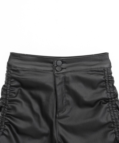 ANAP（アナップ）の「ストレッチ サイドギャザー レザーショーパン（その他パンツ・レディース・ブラック・M）」の10枚目の写真