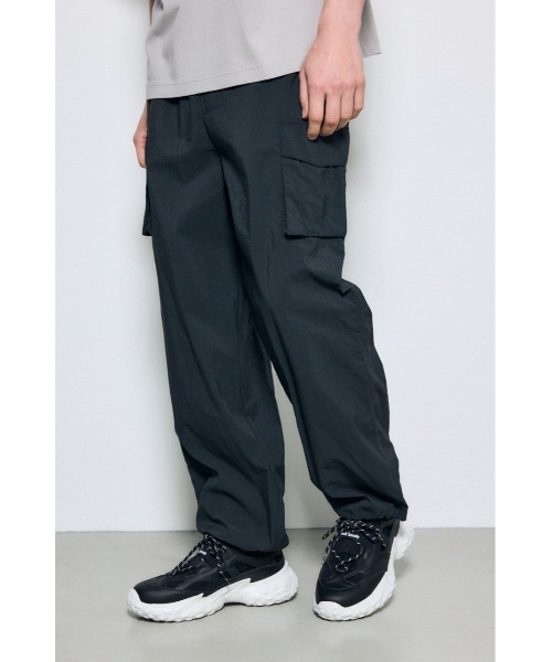 AZUL by moussy(アズールバイマウジー)の「トライファンクションカーゴパンツ(カーゴパンツ・メンズ・グレー/ブラック・SMALL/MEDIUM/LARGE)」の4枚目の写真