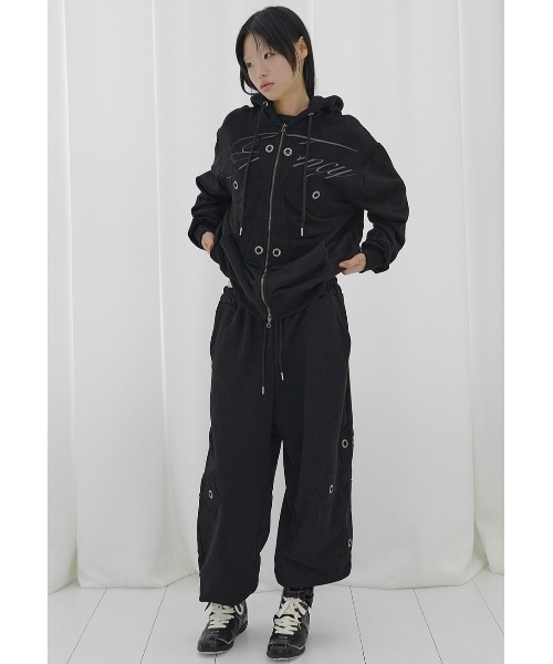 FANCY CLUB(ファンシークラブ)の「A'GEM/9 × .kom『FANCY CLUB/ファンシークラブ』BIG CROSS EYELET SWEATPANTS/ビッグクロス アイレットスウェットパンツ(スウェットパンツ・レディース・ホワイト/ブラック・FREE)」の4枚目の写真