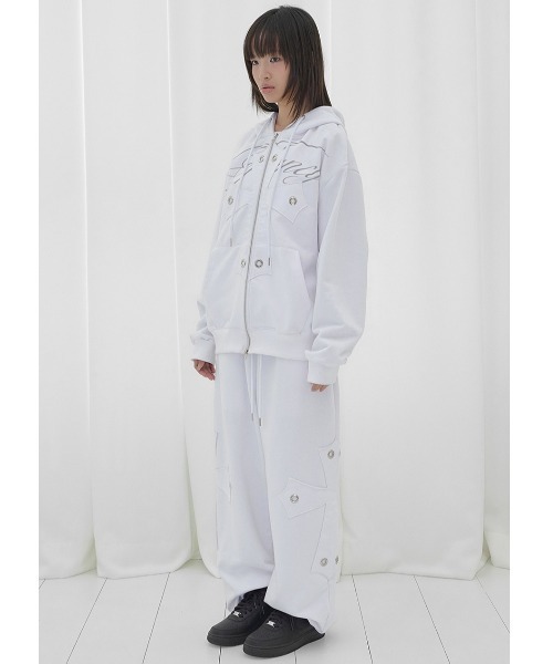 FANCY CLUB(ファンシークラブ)の「A'GEM/9 × .kom『FANCY CLUB/ファンシークラブ』BIG CROSS EYELET SWEATPANTS/ビッグクロス アイレットスウェットパンツ(スウェットパンツ・レディース・ホワイト/ブラック・FREE)」の11枚目の写真