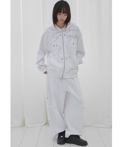 FANCY CLUB(ファンシークラブ)の「A'GEM/9 × .kom『FANCY CLUB/ファンシークラブ』BIG CROSS EYELET SWEATPANTS/ビッグクロス アイレットスウェットパンツ(スウェットパンツ・レディース・ホワイト/ブラック・FREE)」の9枚目の写真