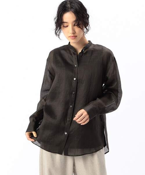 Gabardine K.T(ギャバジンケーティー)の「シアー ラミー麻 バンドカラーシャツ(シャツ/ブラウス・レディース・ホワイト/ダークブラウン/ブラック/サックスブルー・9号/7号)」の3枚目の写真