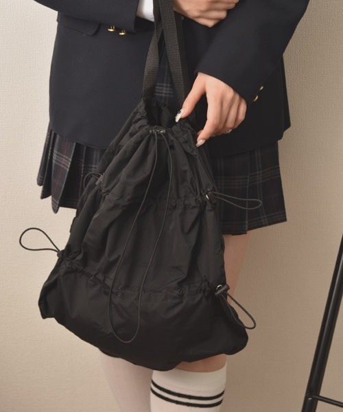 TONE SELECT GOODS(トーンセレクトグッズ)の「【float】くしゅくしゅ ギャザー デザイン ドロストナップサック リュックサック(バックパック/リュック・レディース・ホワイト/ブラック/グレー・FREE)」の5枚目の写真