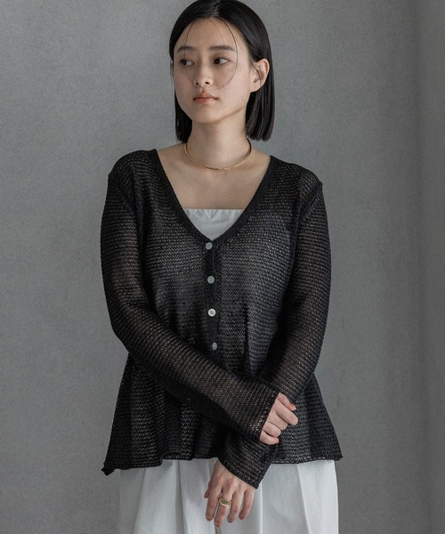 A part by（アパートバイ）の「ペプラムニットカーディガン（カーディガン/ボレロ・レディース・グレー系その他4/オフホワイト/ブラック・FREE）」の3枚目の写真