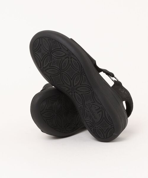 SKECHERS(スケッチャーズ)の「【SKECHERS】スケッチャーズ Slip-ins Martha Stewart:Pier Lite - Park Path(スリップインズ マーサ・スチュワート:ピアライト - パークパス) 188001(サンダル・レディース・ブラック×ブラック/ベージュ・22.0cm/23.0cm/24.0cm/25.0cm)」の4枚目の写真