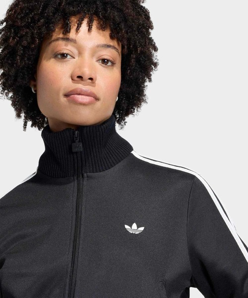 アディダス オリジナルス　クロシェ トラックトップ adidas（アディダス）の「オリジナルス プレミアム クロシェ トラック