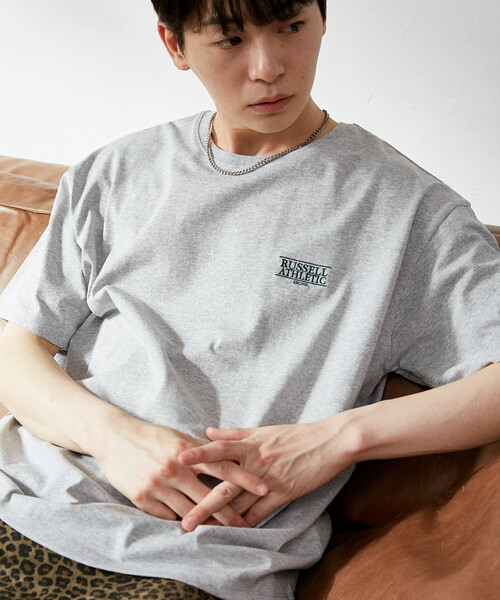Russell Athletic（ラッセルアスレティック）の「RUSSELL ATHLETIC × PUBLUX/ラッセルアスレチック 別注 ワンポイント 刺繍 Tシャツ　限定展開（Tシャツ/カットソー・メンズ・ブラック/グレー/チャコールグレー/ホワイト/ピンク/ブラウン・LARGE/MEDIUM/ﾌﾘ-）」の5枚目の写真