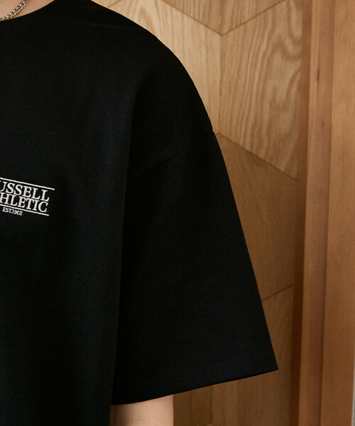 Russell Athletic(ラッセルアスレティック)の「RUSSELL ATHLETIC × PUBLUX/ラッセルアスレチック 別注 ワンポイント 刺繍 Tシャツ 限定展開(Tシャツ/カットソー・メンズ・ブラック/グレー/チャコールグレー/ホワイト/ピンク/ブラウン・LARGE/MEDIUM/フリ-)」の13枚目の写真