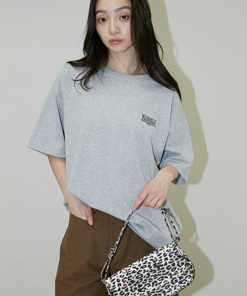 Russell Athletic(ラッセルアスレティック)の「RUSSELL ATHLETIC × PUBLUX/ラッセルアスレチック 別注 ワンポイント 刺繍 Tシャツ 限定展開(Tシャツ/カットソー・メンズ・ブラック/グレー/チャコールグレー/ホワイト/ピンク/ブラウン・LARGE/MEDIUM/フリ-)」の16枚目の写真