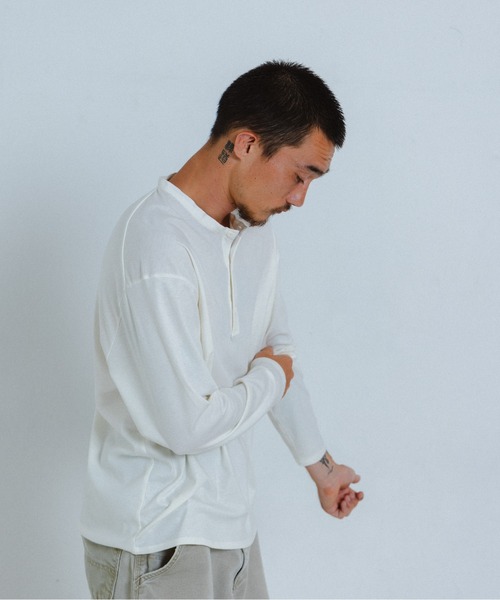 THE BOLDMAN（ザ ボールドマン）の「Henleyneck L/S Tee / ヘンリーネックロンT（Tシャツ/カットソー・メンズ・ブラック×グレー/ホワイト/ブラック・LARGE/MEDIUM）」の8枚目の写真