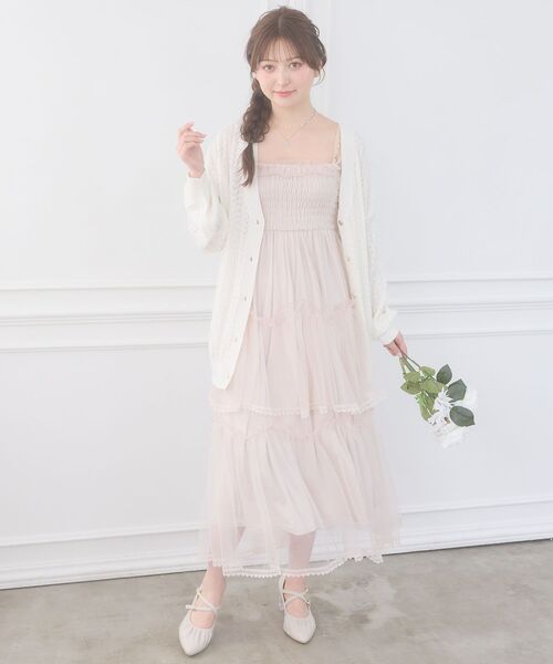MAJESTIC LEGON(マジェスティックレゴン)の「レースアップスカシ柄ミディカーデ(カーディガン/ボレロ・レディース・ピンク/ライトグリーン/オフホワイト/ブルー・MEDIUM)」の5枚目の写真