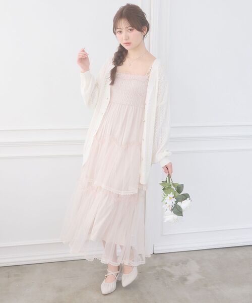 MAJESTIC LEGON(マジェスティックレゴン)の「レースアップスカシ柄ミディカーデ(カーディガン/ボレロ・レディース・ピンク/ライトグリーン/オフホワイト/ブルー・MEDIUM)」の6枚目の写真