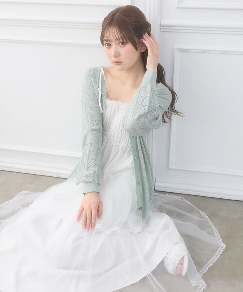 MAJESTIC LEGON（マジェスティックレゴン）の「レースアップスカシ柄ミディカーデ（カーディガン/ボレロ・レディース・ピンク/ライトグリーン/オフホワイト/ブルー・MEDIUM）」の12枚目の写真
