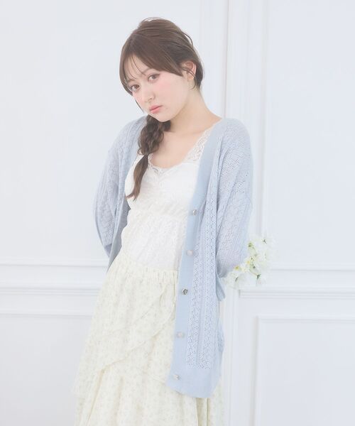 MAJESTIC LEGON（マジェスティックレゴン）の「レースアップスカシ柄ミディカーデ（カーディガン/ボレロ・レディース・ピンク/ライトグリーン/オフホワイト/ブルー・MEDIUM）」の16枚目の写真