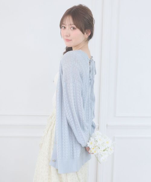 MAJESTIC LEGON（マジェスティックレゴン）の「レースアップスカシ柄ミディカーデ（カーディガン/ボレロ・レディース・ピンク/ライトグリーン/オフホワイト/ブルー・MEDIUM）」の18枚目の写真