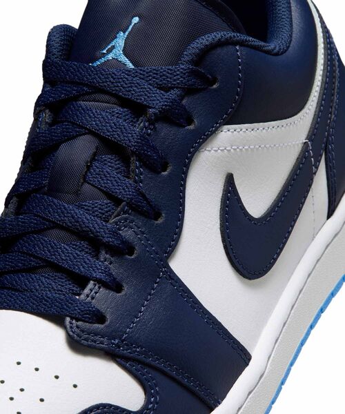 JORDAN BRAND(ジョーダンブランド)の「エア ジョーダン 1 LOW メンズシューズ / Air Jordan 1 Low Men's Shoes 553558-404 Midnight Navy(スニーカー・メンズ・ネイビー・25.5/26.5/27/27.5/28/28.5/29/25/26/29.5/30)」の5枚目の写真