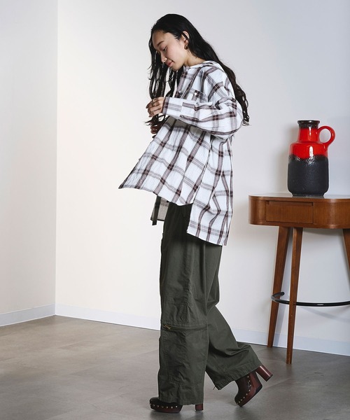 ROSE BUD(ローズバッド)の「HOODED CHECK SHIRT(シャツ/ブラウス・レディース・ホワイト/ネイビー・ONE SIZE)」の16枚目の写真