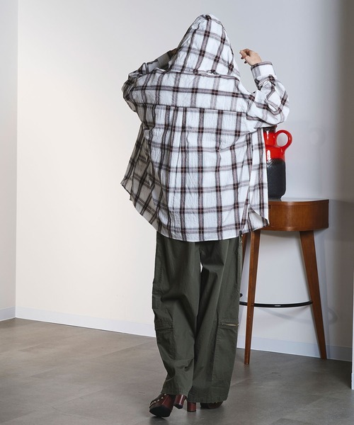ROSE BUD(ローズバッド)の「HOODED CHECK SHIRT(シャツ/ブラウス・レディース・ホワイト/ネイビー・ONE SIZE)」の15枚目の写真