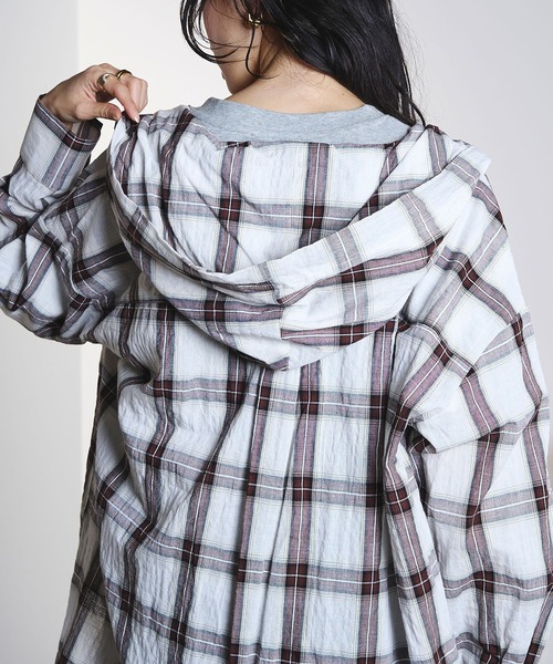 ROSE BUD(ローズバッド)の「HOODED CHECK SHIRT(シャツ/ブラウス・レディース・ホワイト/ネイビー・ONE SIZE)」の11枚目の写真