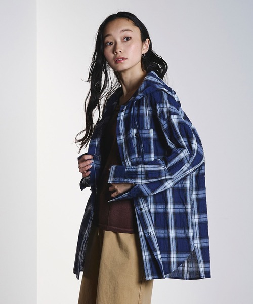 ROSE BUD(ローズバッド)の「HOODED CHECK SHIRT(シャツ/ブラウス・レディース・ホワイト/ネイビー・ONE SIZE)」の8枚目の写真