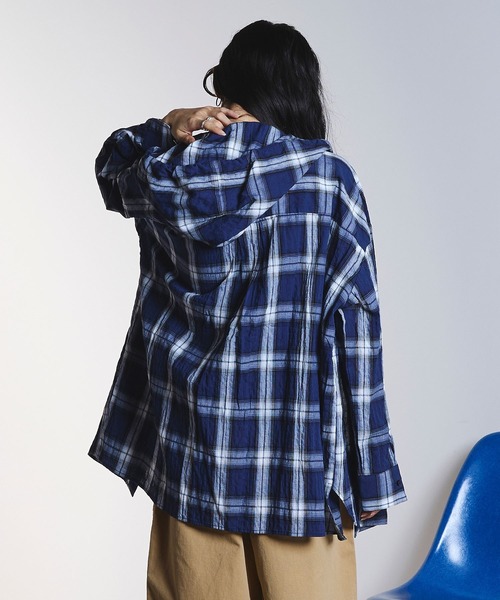 ROSE BUD(ローズバッド)の「HOODED CHECK SHIRT(シャツ/ブラウス・レディース・ホワイト/ネイビー・ONE SIZE)」の6枚目の写真