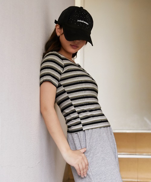 GORGE(ゴージ)の「《フロントボタン×テレコ素材》カットソー/カジュアル/Y2K/春夏/全5色(Tシャツ/カットソー・レディース・ブラック×ホワイト/マルチ/ブラック/杢グレー/オフホワイト・F)」の18枚目の写真
