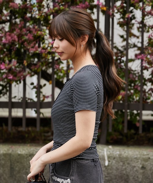 GORGE(ゴージ)の「《フロントボタン×テレコ素材》カットソー/カジュアル/Y2K/春夏/全5色(Tシャツ/カットソー・レディース・ブラック×ホワイト/マルチ/ブラック/杢グレー/オフホワイト・F)」の12枚目の写真