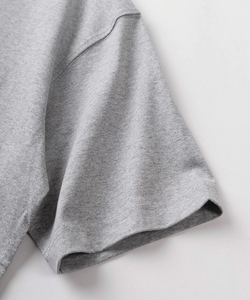 FIRST DOWN（ファーストダウン）の「【76】【FIRST DOWN USA/ファーストダウン USA】ワンポイントロゴ刺繍  無地 クルーネックTシャツ（Tシャツ/カットソー・メンズ・ホワイト/グレー/ブラック・S/L/M）」の4枚目の写真
