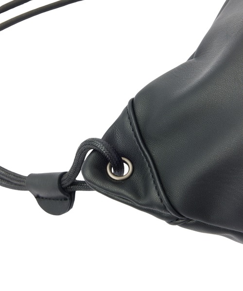 X-girl（エックスガール）の「XG EMBLEM FAUX LEATHER KNAPSACK（バックパック/リュック・レディース・ブラウン/ブラック・ONE SIZE）」の11枚目の写真