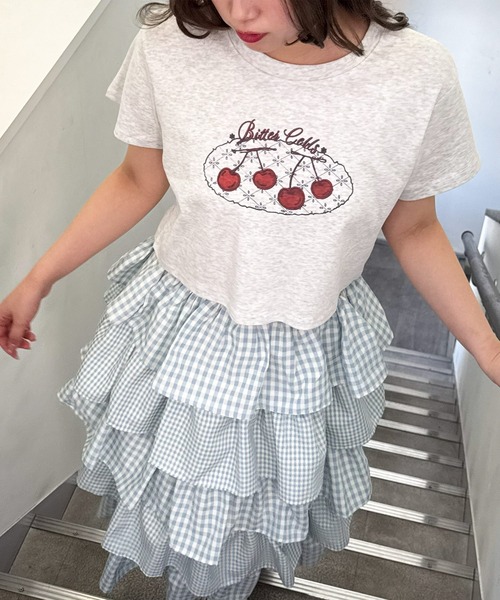 frunco(フランコ)の「チェリークロップドTシャツ(Tシャツ/カットソー・レディース・ブルー/グレー/ホワイト・FREE)」の2枚目の写真