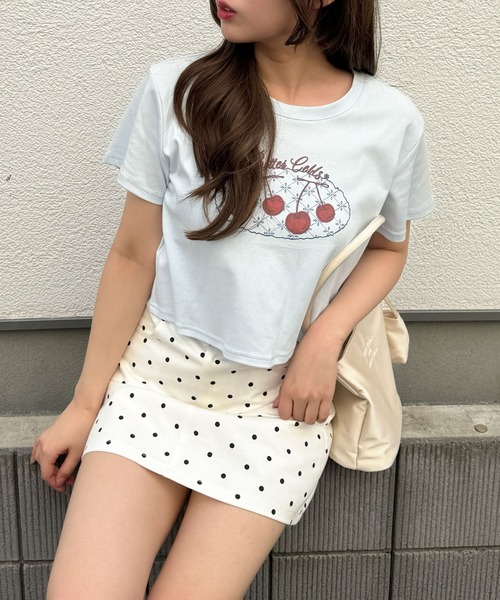 frunco(フランコ)の「チェリークロップドTシャツ(Tシャツ/カットソー・レディース・ブルー/グレー/ホワイト・FREE)」の3枚目の写真