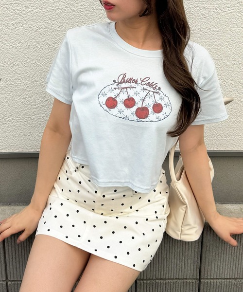 frunco(フランコ)の「チェリークロップドTシャツ(Tシャツ/カットソー・レディース・ブルー/グレー/ホワイト・FREE)」の11枚目の写真