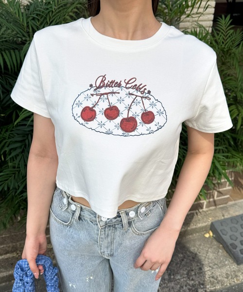 frunco(フランコ)の「チェリークロップドTシャツ(Tシャツ/カットソー・レディース・ブルー/グレー/ホワイト・FREE)」の5枚目の写真
