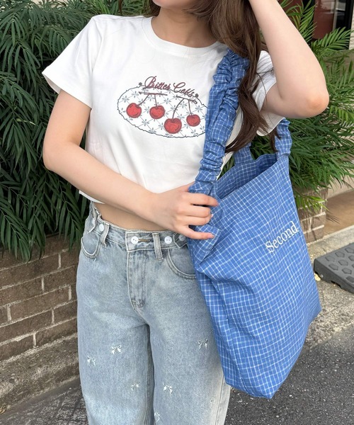 frunco(フランコ)の「チェリークロップドTシャツ(Tシャツ/カットソー・レディース・ブルー/グレー/ホワイト・FREE)」の7枚目の写真