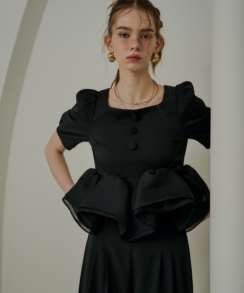 LE'RURE(リルアー)の「Whip peplum half sleeve tops(Tシャツ/カットソー・レディース・アイボリー/グレー/ブラック/ブラウン・MEDIUM/SMALL/LARGE)」の1枚目の写真