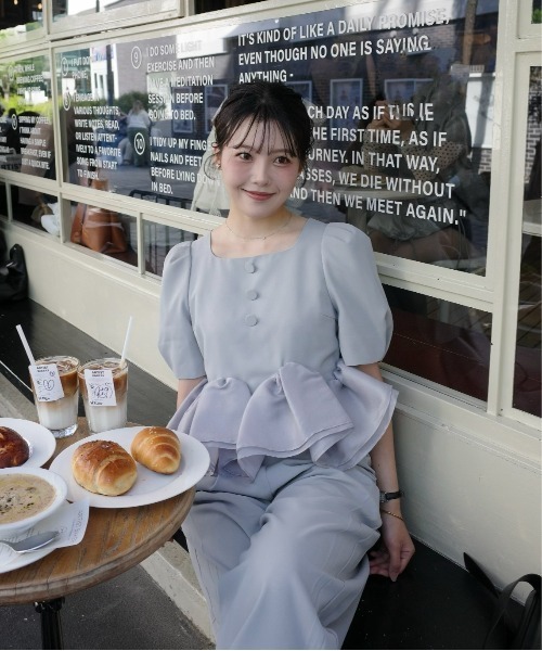 LE'RURE(リルアー)の「Whip peplum half sleeve tops(Tシャツ/カットソー・レディース・アイボリー/グレー/ブラック/ブラウン・MEDIUM/SMALL/LARGE)」の22枚目の写真