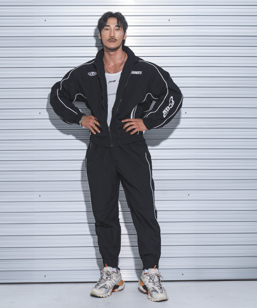 PHYSICAL GARMENTS（フィジカルガーメンツ）の「P2451 パイピングウインドブレイカー ジャケット [ブラック]（ナイロンジャケット・メンズ・その他・MEDIUM/LARGE/X-LARGE/XX-LARGE）」の2枚目の写真