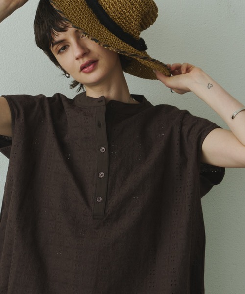 Plumel(プルメル)の「embroidery Lace French Tops / エンブロイダリーレースフレンチトップス(Tシャツ/カットソー・レディース・ブラウン/ブラック/オフホワイト・MEDIUM)」の3枚目の写真