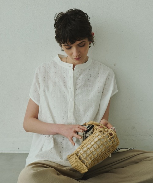 Plumel(プルメル)の「embroidery Lace French Tops / エンブロイダリーレースフレンチトップス(Tシャツ/カットソー・レディース・ブラウン/ブラック/オフホワイト・MEDIUM)」の2枚目の写真