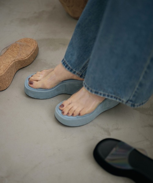 LAULEN(ローレン)の「clear band wedge sole sandals /クリアバンドウェッジソールサンダル(サンダル・レディース・クリア/ブルー/ブラック・23cm/24cm/24.5cm)」の3枚目の写真