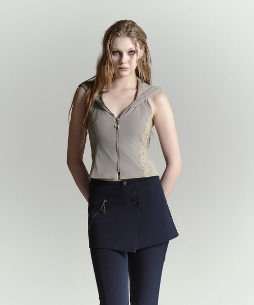 HALF DEVIL US(ハーフデビルアス)の「ホルターネックフードジップアップベスト_ブラック(ベスト・レディース・その他・SMALL/MEDIUM)」の5枚目の写真